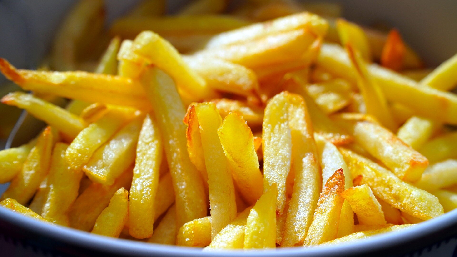 Frites cuitent dans le blanc de boeuf (Frite Belge)